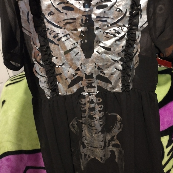 Iron fist skeleton lace dress. - Picture 3 of 4